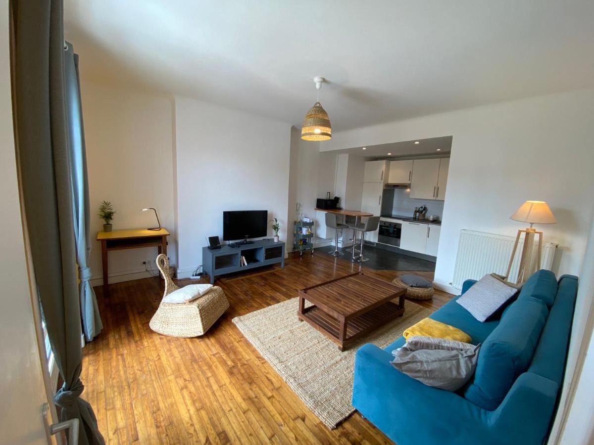Appartement Spacieux Avec Balcon Et Parking بريست المظهر الخارجي الصورة