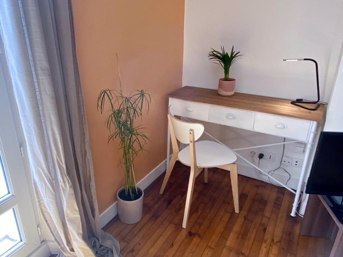 Appartement Spacieux Avec Balcon Et Parking بريست المظهر الخارجي الصورة