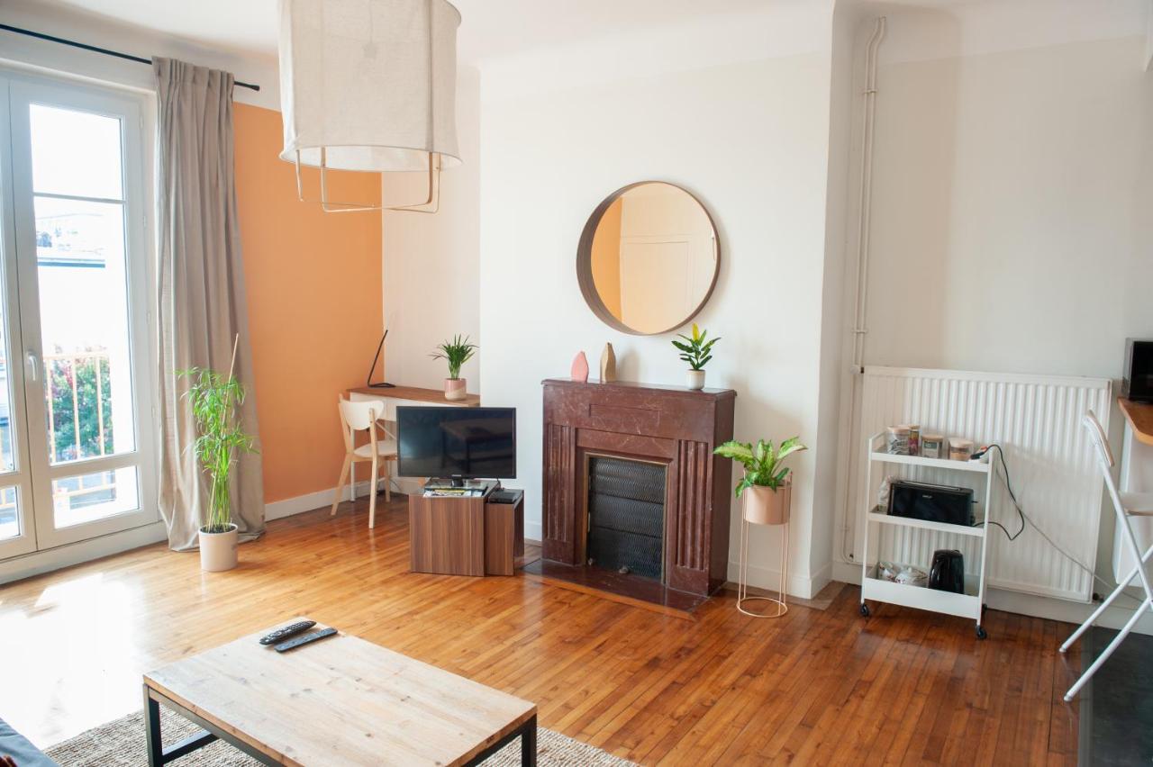 Appartement Spacieux Avec Balcon Et Parking بريست المظهر الخارجي الصورة